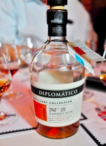 Diplomatice Distillery No 2 hoch