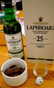 Laphroaig 10 years batch 13 25 years Islay Single Malt hoch